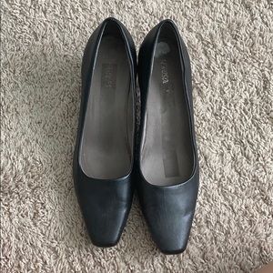 Aérosoles Black Heels